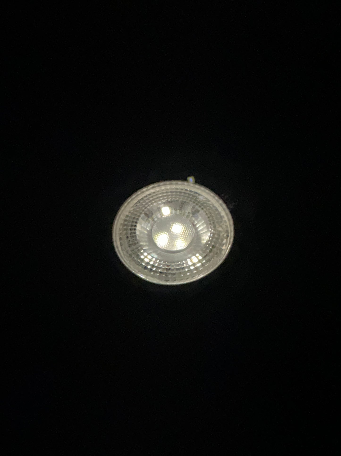 LED light bulb through the true color shade 11