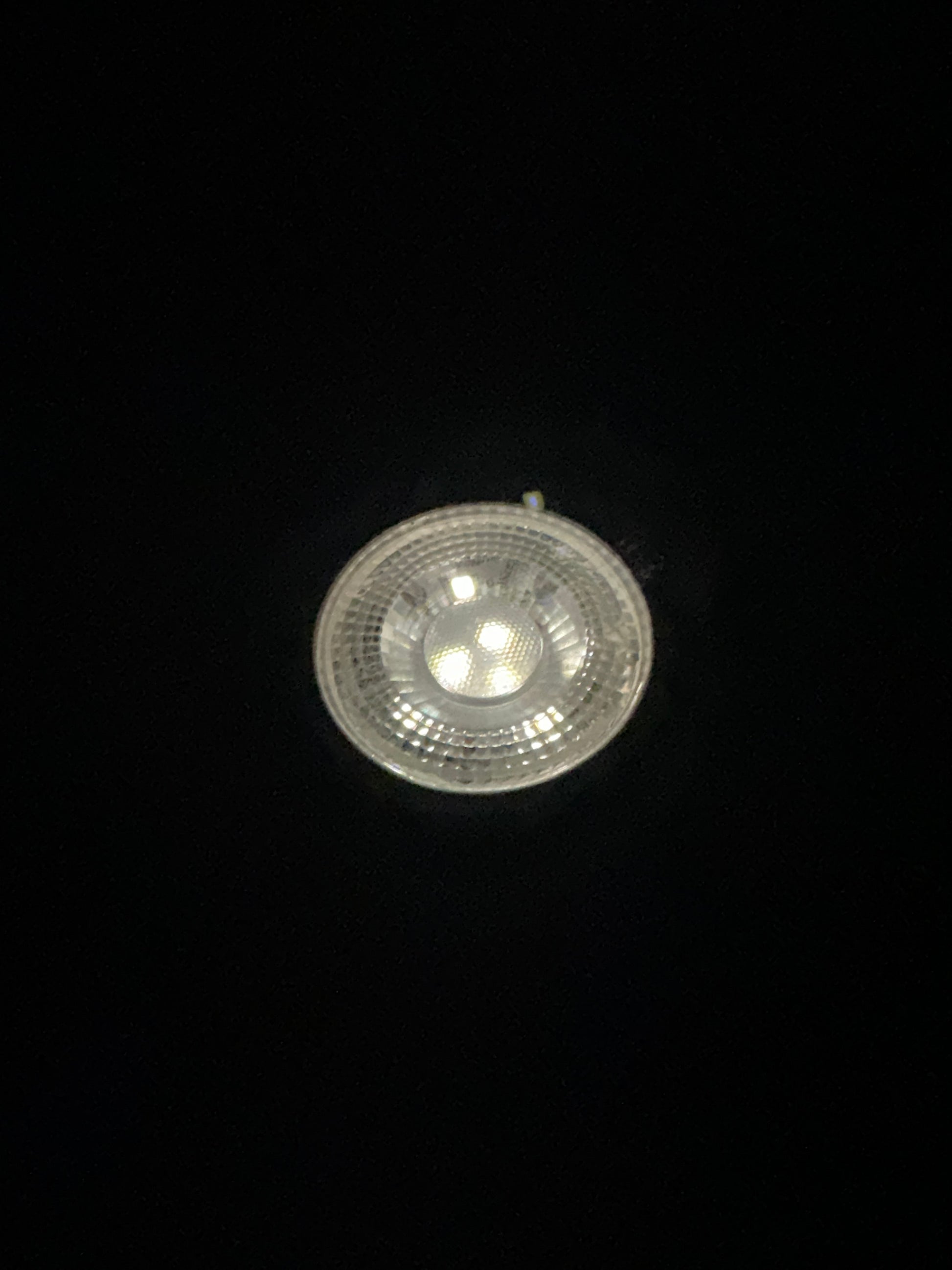 LED light bulb through the true color shade 11